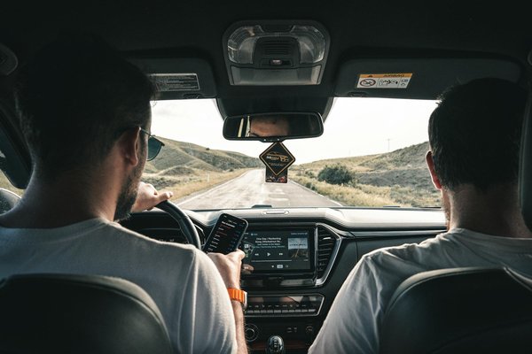 Wie tragen moderne Bremssysteme zur Fahrzeugsicherheit bei?